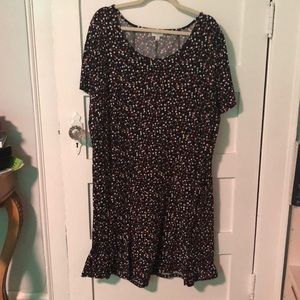 Avenue Size 26/28 Black/White/Red polka dot patterned dress